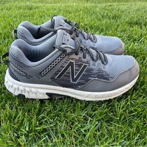 New Balance / 410 v6 Men's All Terrain Hiking/Running Shoes; 11.5 4E